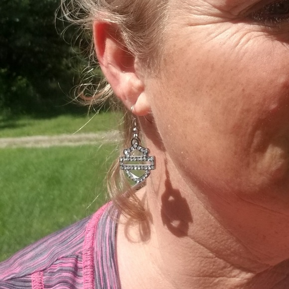 NEW RHINESTONE EARRINGS - Picture 5 of 5